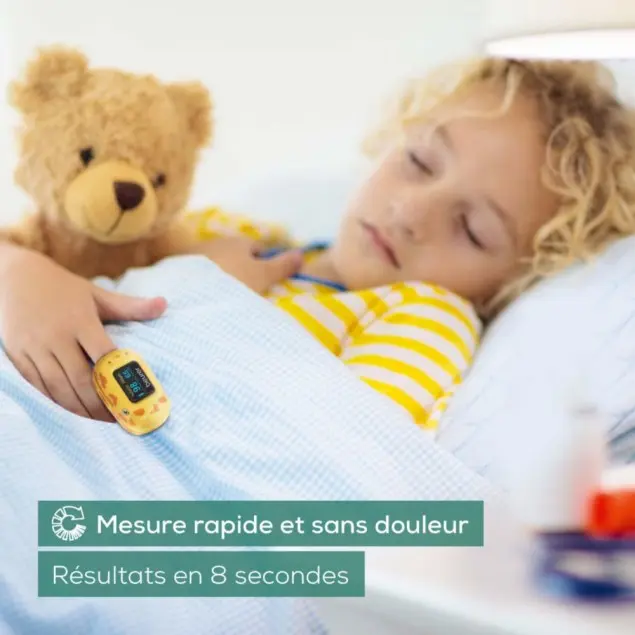 Enfant utilisant oxymetre Beurer PO 13 Kids pendant le sommeil