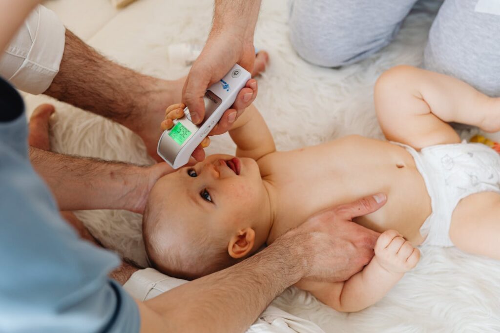 Mesurer la température d'un bébé sans le réveiller