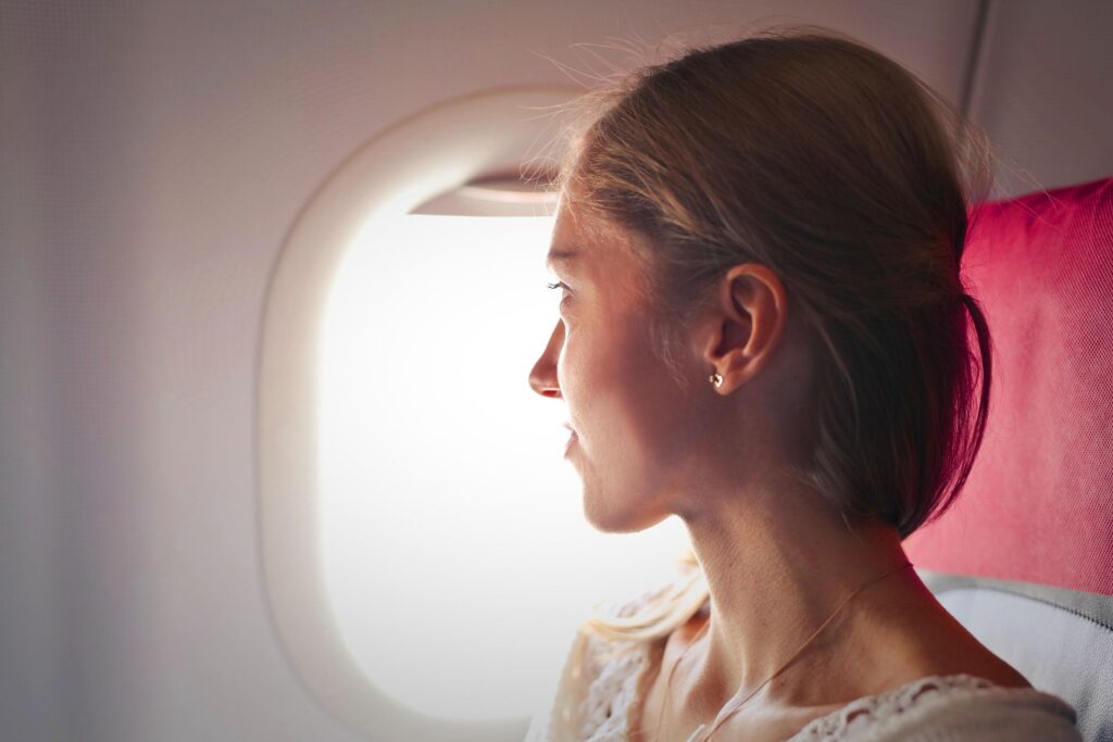 Tension et voyage en avion : précautions à prendre